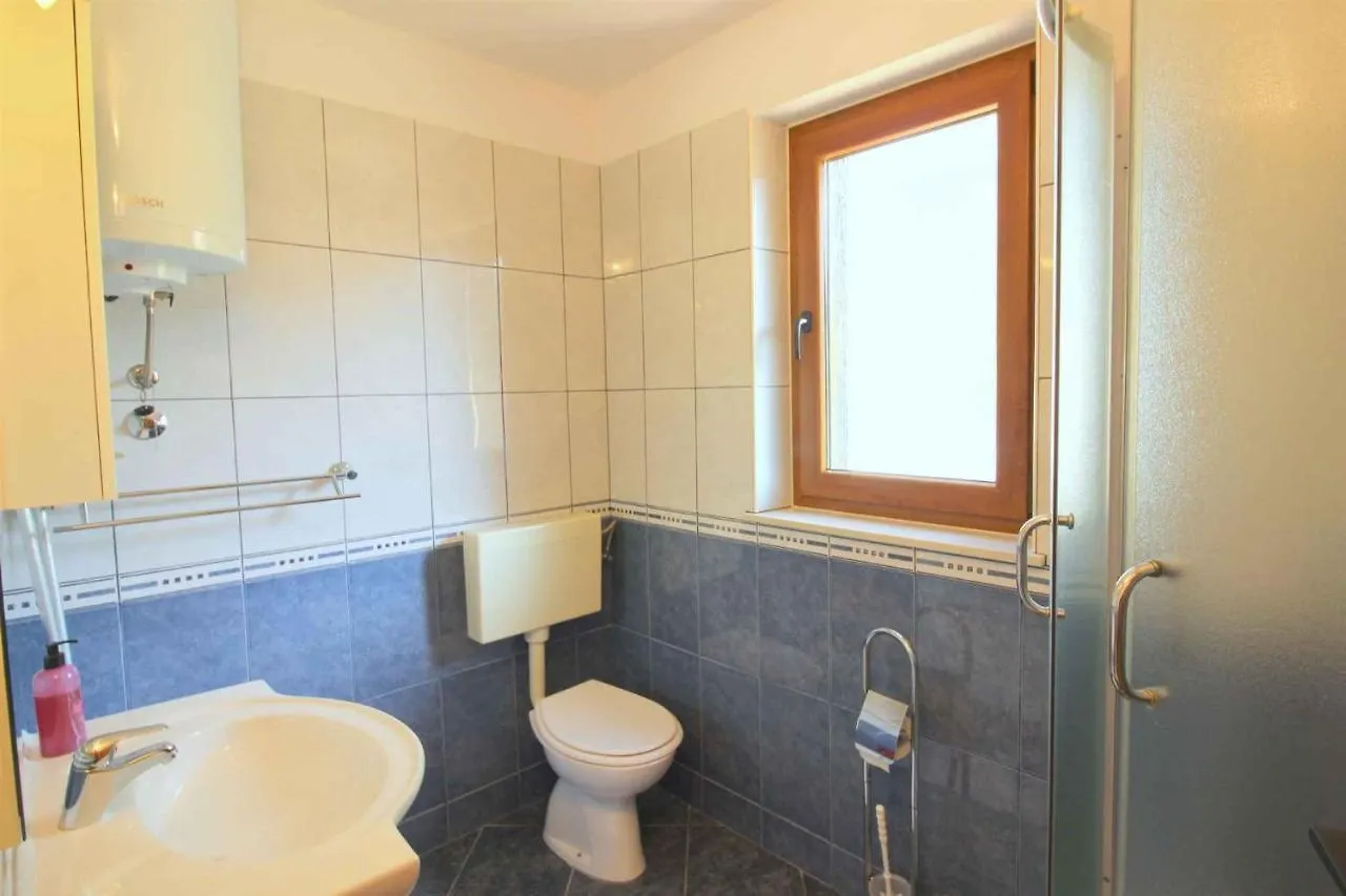 Apartment In Novigrad/Istrien 9640 Karpinjan 0*,